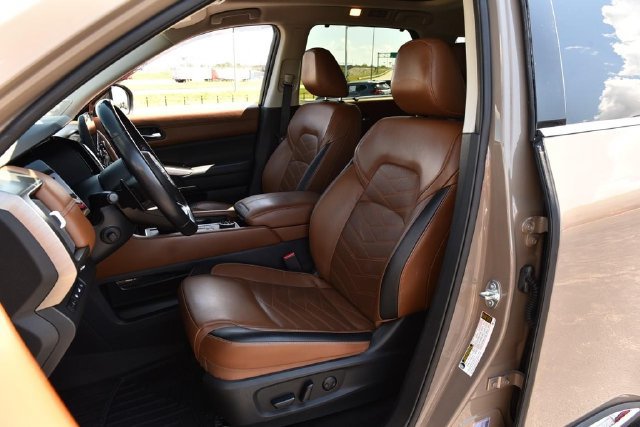 Used 2024 Nissan Pathfinder Platinum w/ Cargo Package AWD/4WD image 23