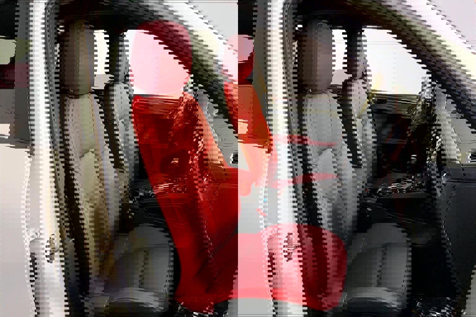 Used 2025 Porsche Macan image 18