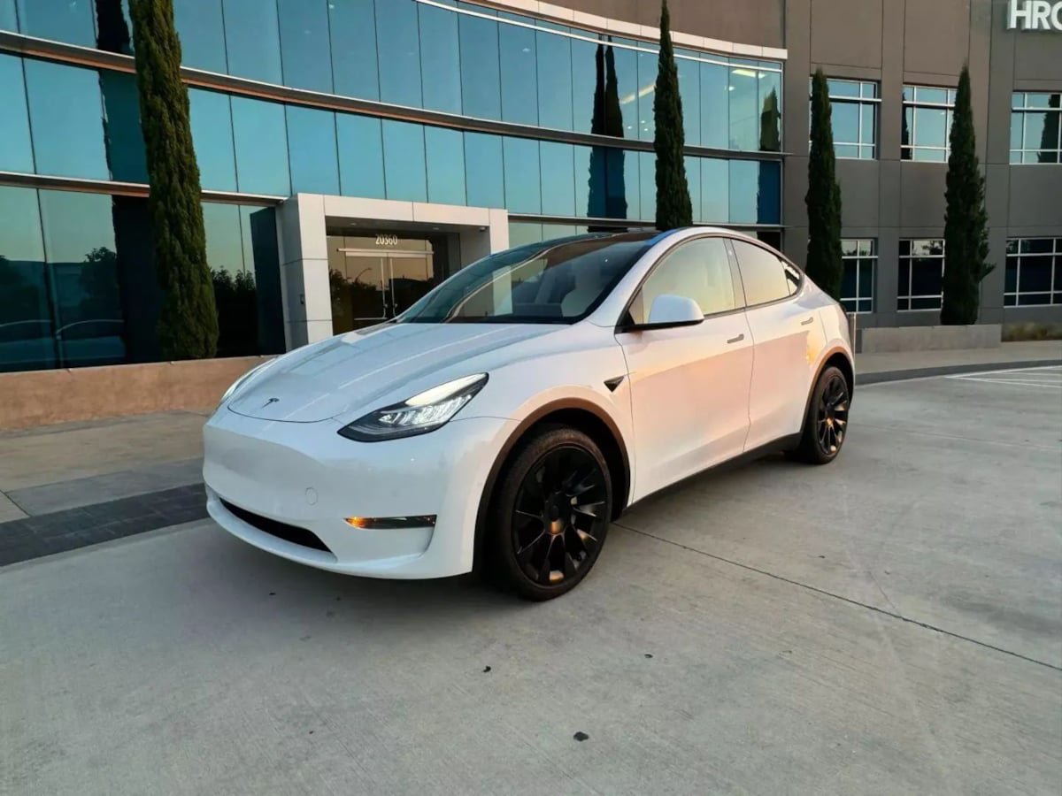 Used 2023 Tesla Model Y Long Range AWD/4WD image 32