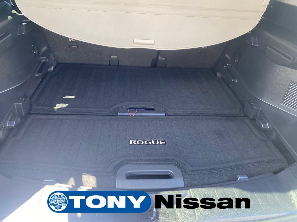 Used 2019 Nissan Rogue SL w/ Premium Package AWD/4WD image 11