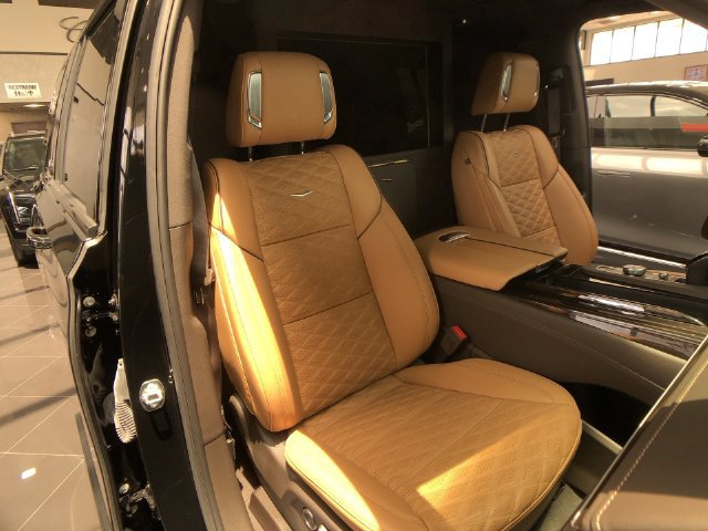 New 2024 Cadillac Escalade ESV Sport w/ LPO, ONYX Package RWD image 16