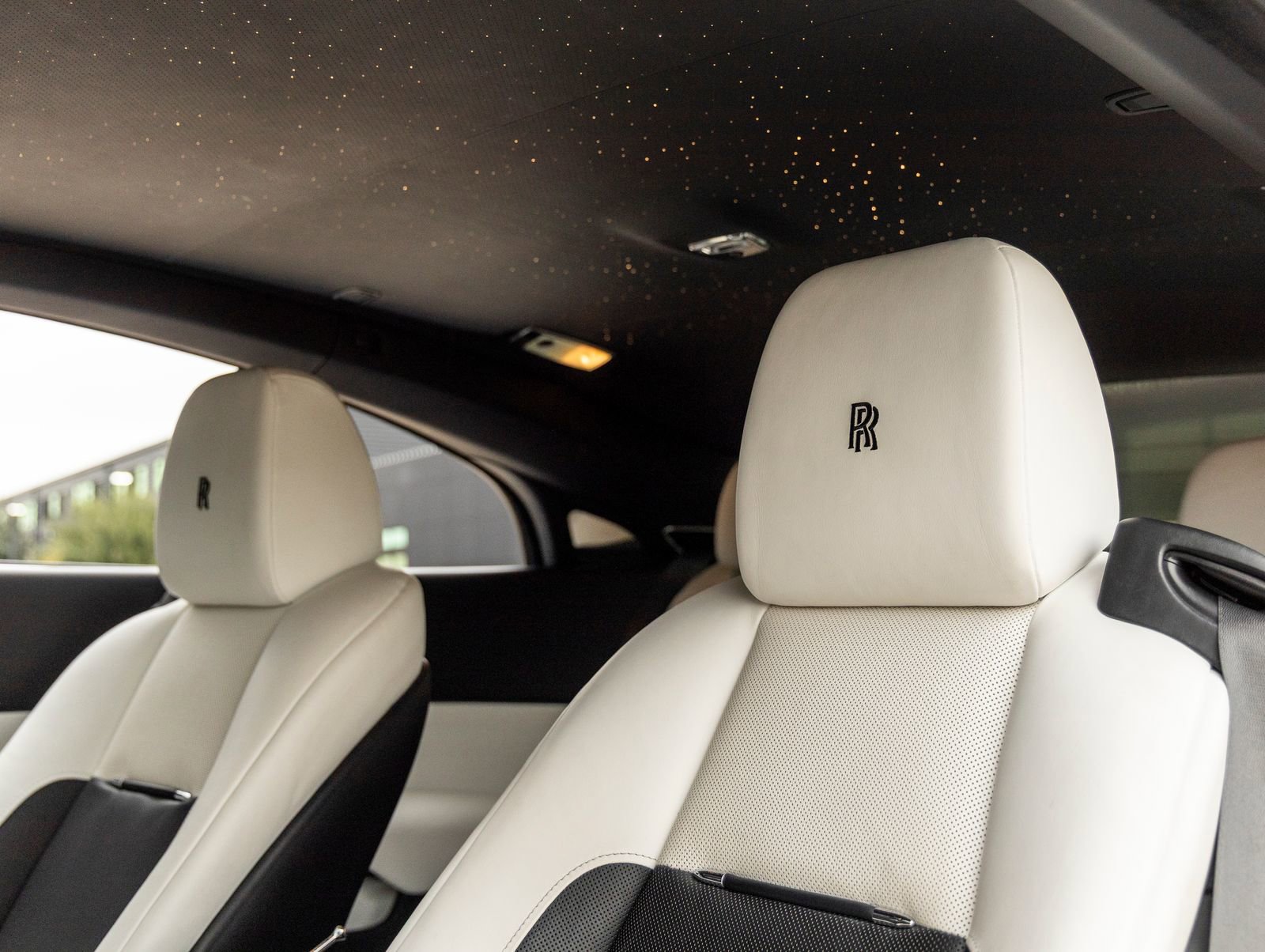 Used 2018 Rolls-Royce Wraith RWD image 30