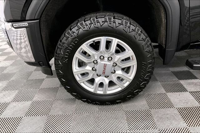 Used 2024 GMC Sierra 2500 SLT w/ SLT Premium Package image 10
