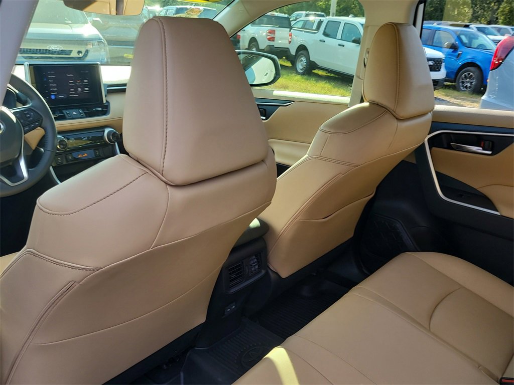 Used 2025 Toyota RAV4 XLE Premium image 11