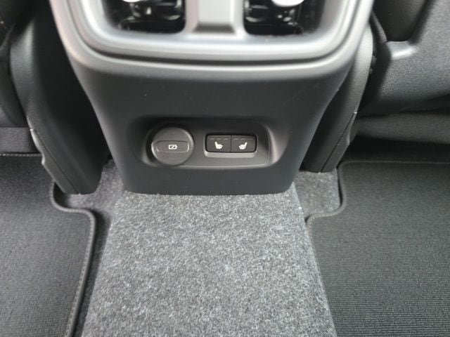 New 2026 Volvo XC40 B5 Core w/ Climate Package AWD/4WD image 19
