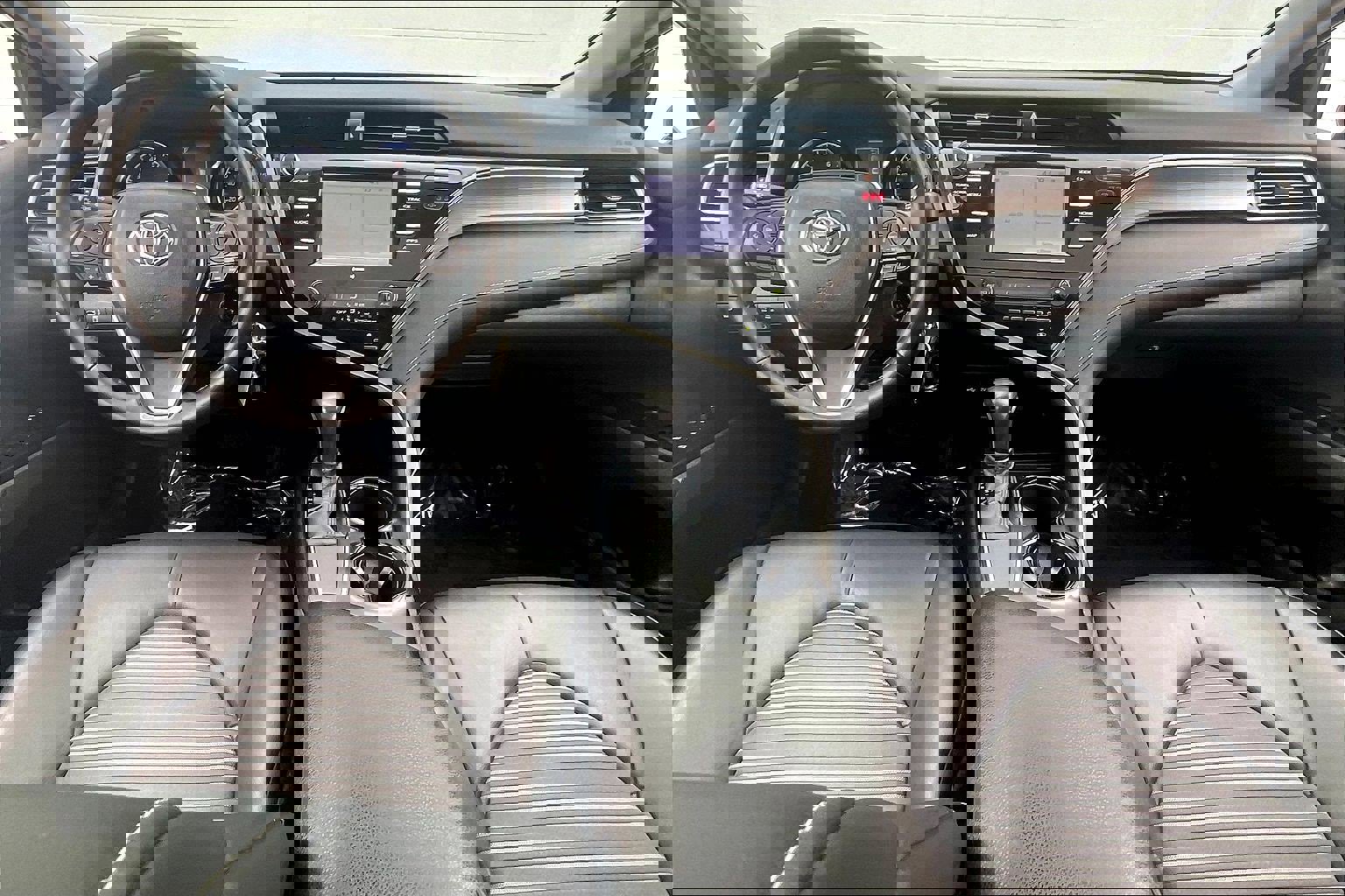 Used 2020 Toyota Camry SE image 19