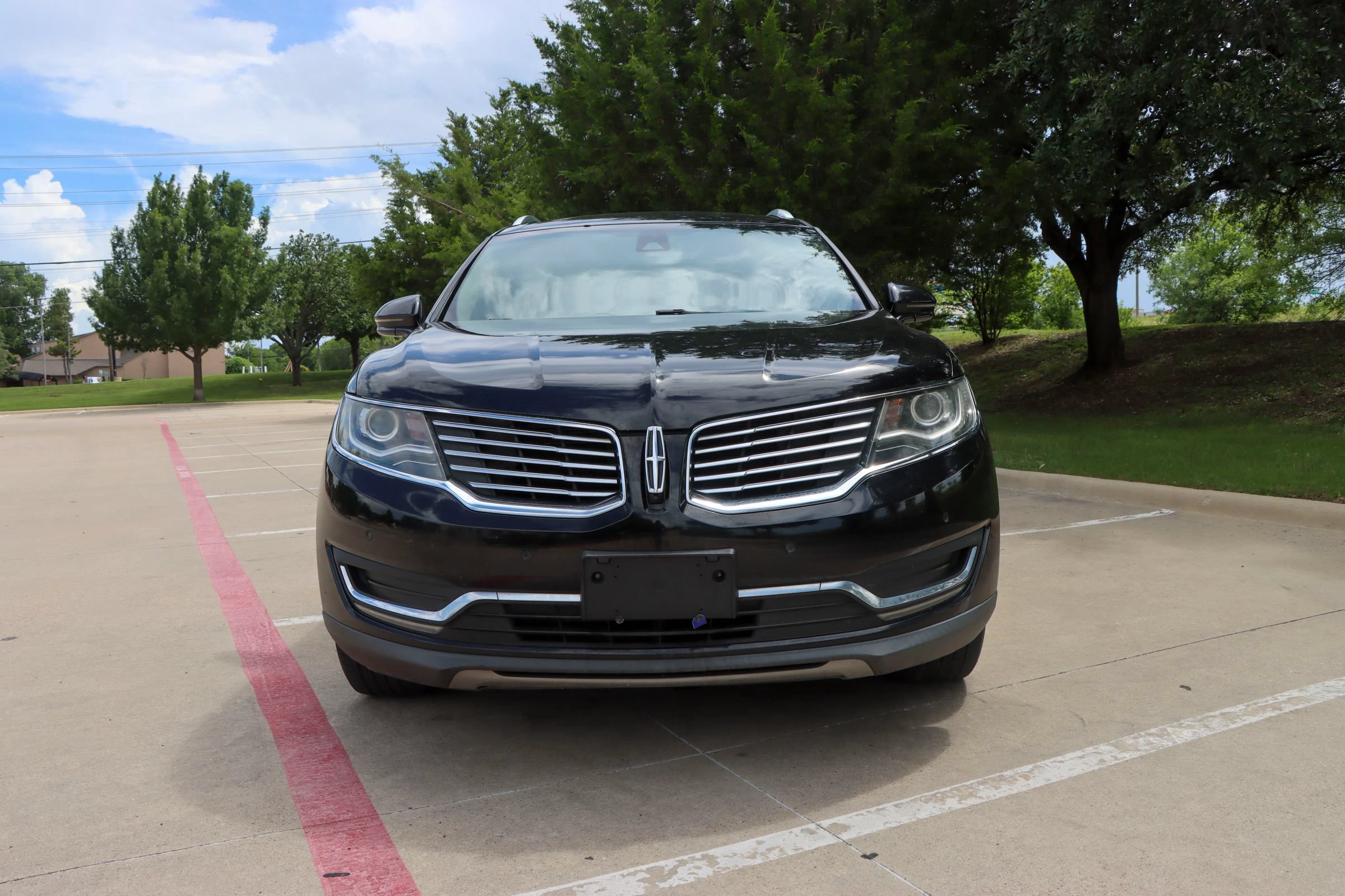 Used 2016 Lincoln MKX Reserve w/ Technology Package AWD/4WD image 2