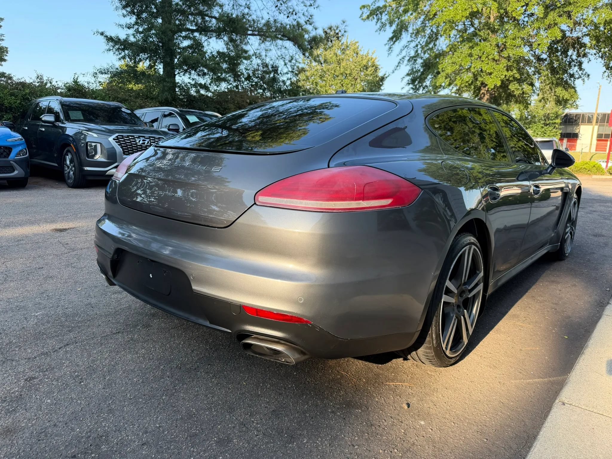 Used 2014 Porsche Panamera RWD image 5