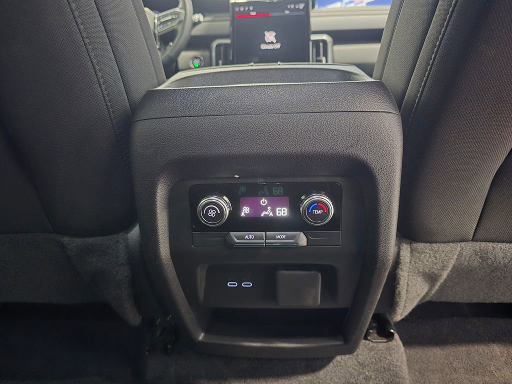 Used 2025 GMC Acadia Elevation image 27