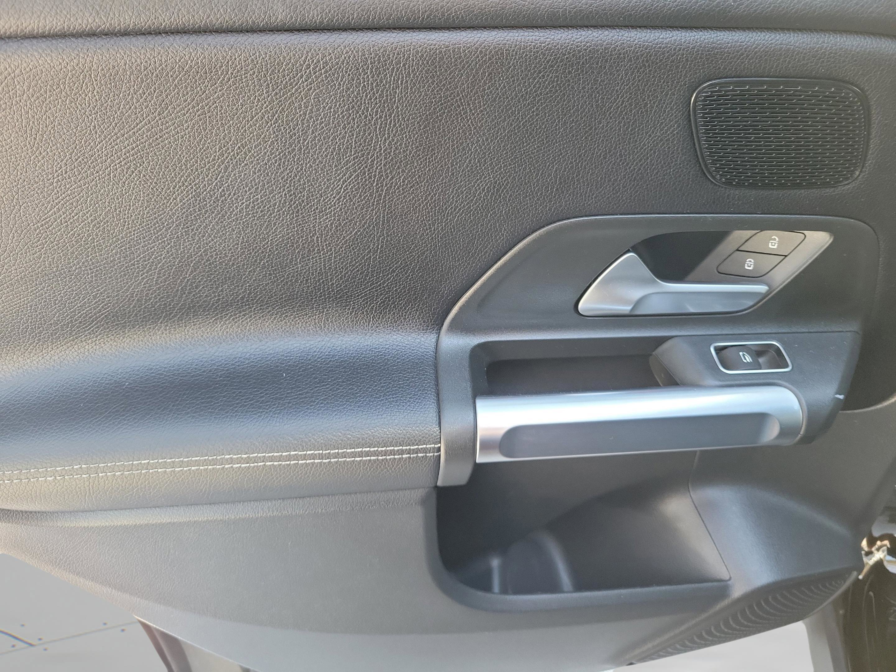 Used 2024 Mercedes-Benz GLB 250 image 28