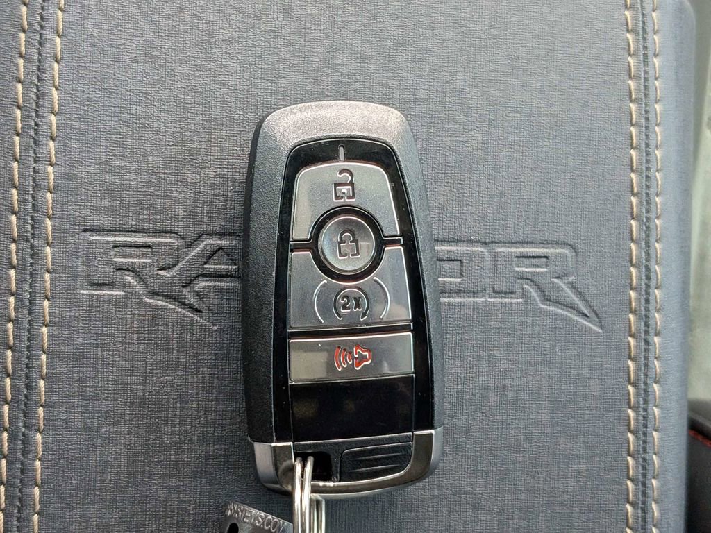 Used 2025 Ford Bronco Raptor AWD/4WD image 30