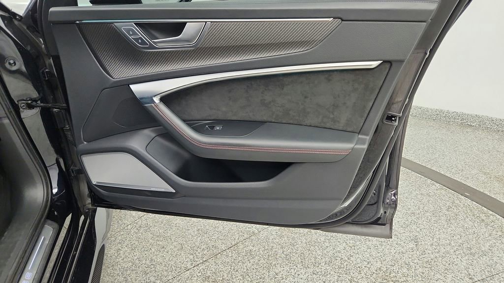 Used 2021 Audi RS 6 AWD/4WD image 46