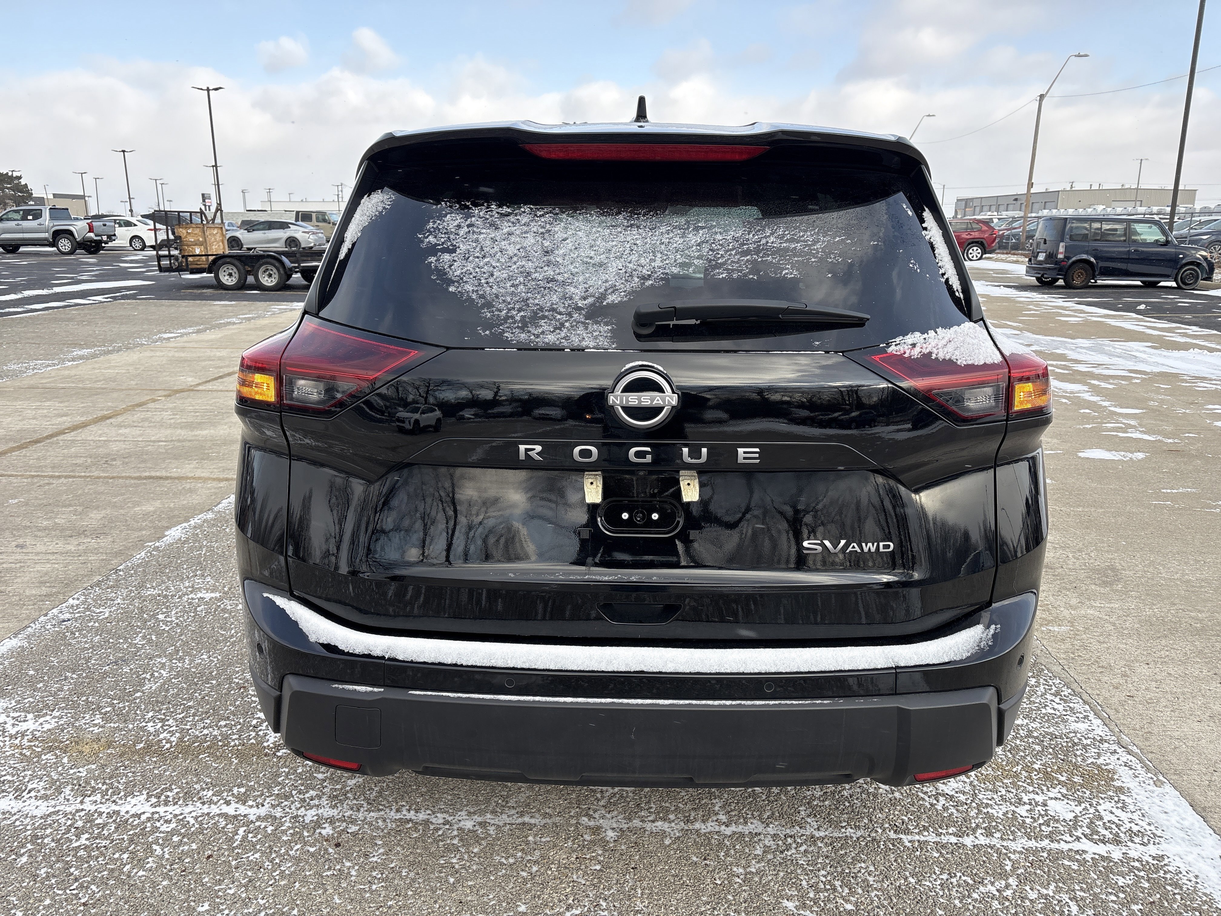 Used 2024 Nissan Rogue SV image 4