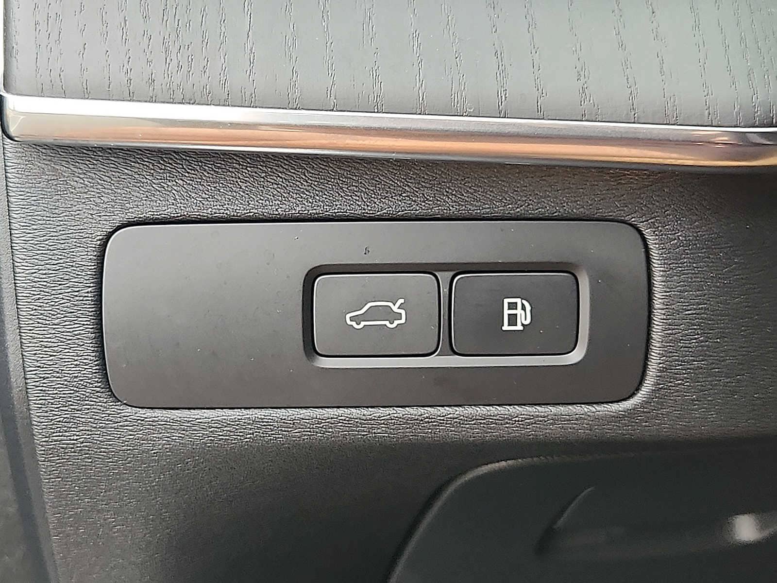 Certified 2024 Volvo XC90 T8 Ultimate w/ Protection Package Premier AWD/4WD image 22