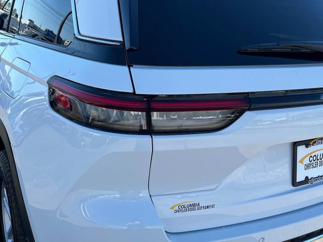 Used 2024 Jeep Grand Cherokee Laredo w/ MOPAR Finishing Package image 34