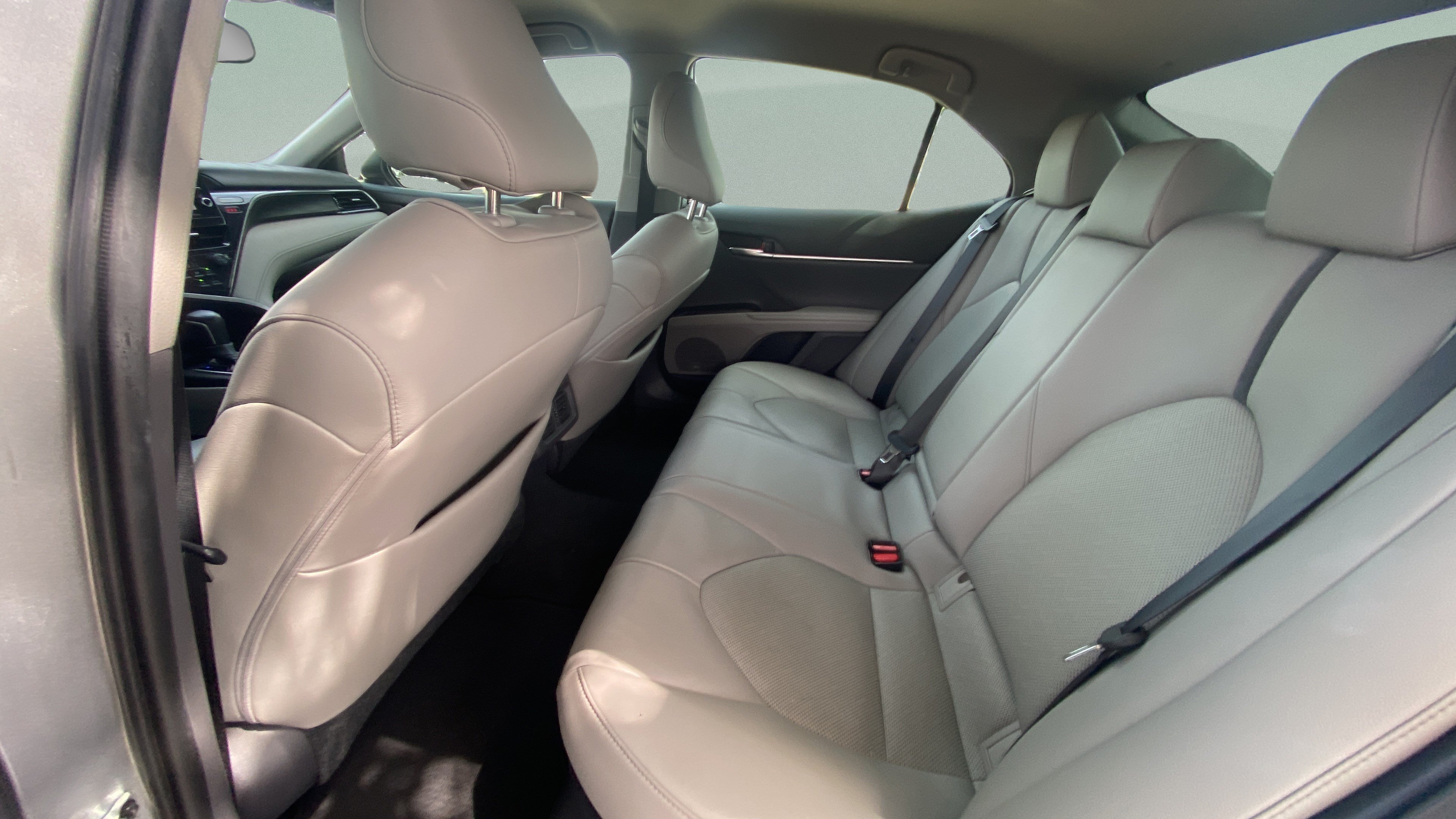 Used 2021 Toyota Camry XLE w/ Cold Weather Package FWD image 23