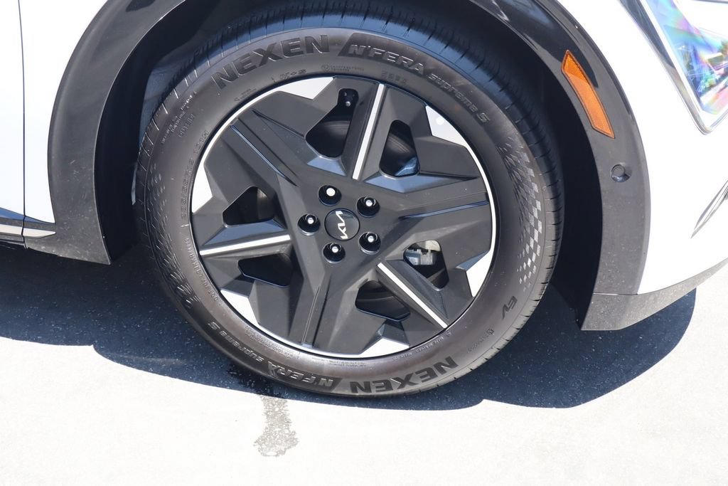 Used 2025 Kia EV6 Wind RWD image 10
