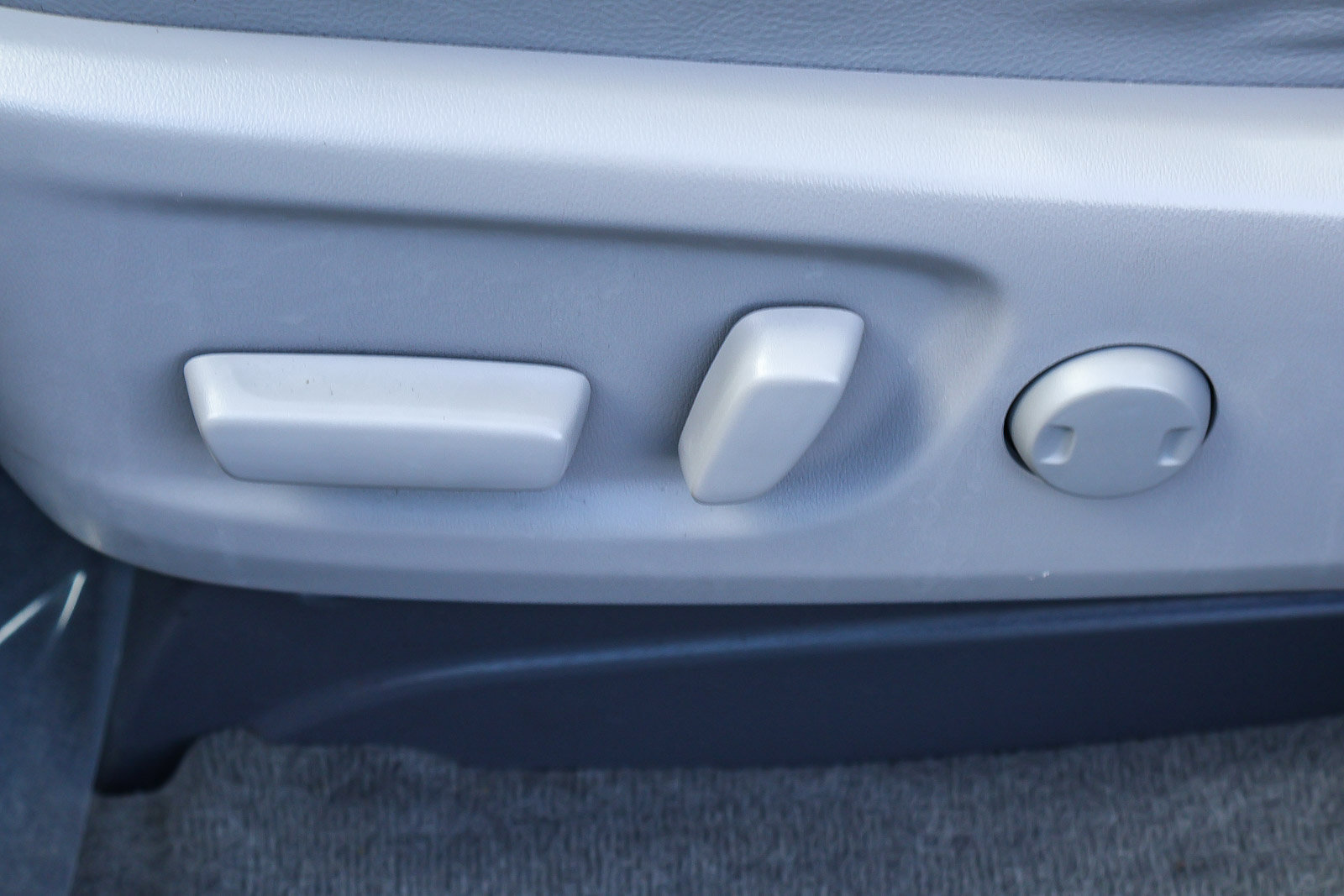 Used 2015 Toyota Sienna XLE Premium FWD image 13