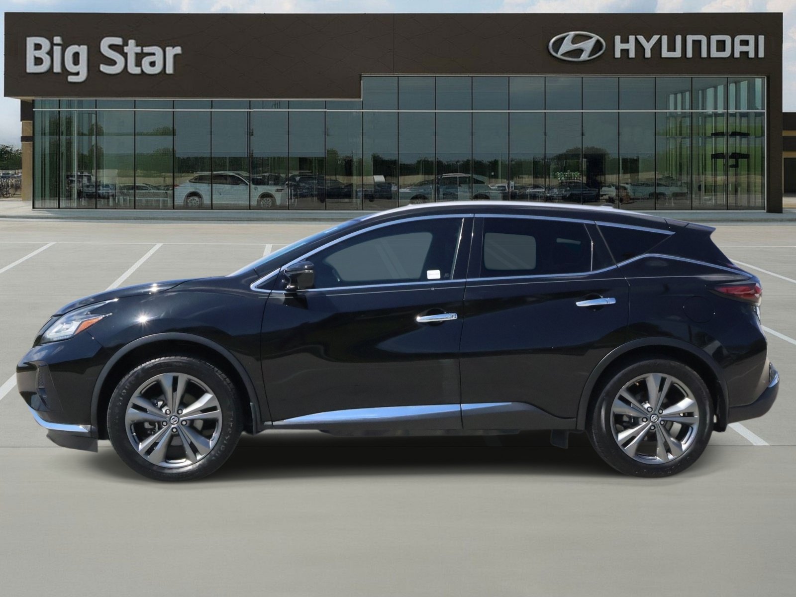 Used 2019 Nissan Murano Platinum w/ Cargo Package FWD image 2