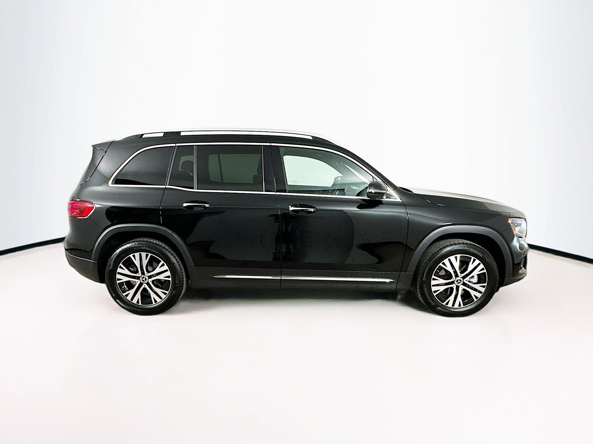 Certified 2025 Mercedes-Benz GLB 250 4MATIC image 8