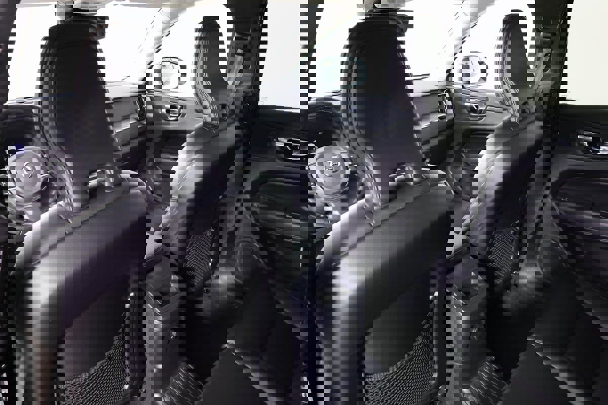 Used 2024 Volvo XC60 T8 Core image 50