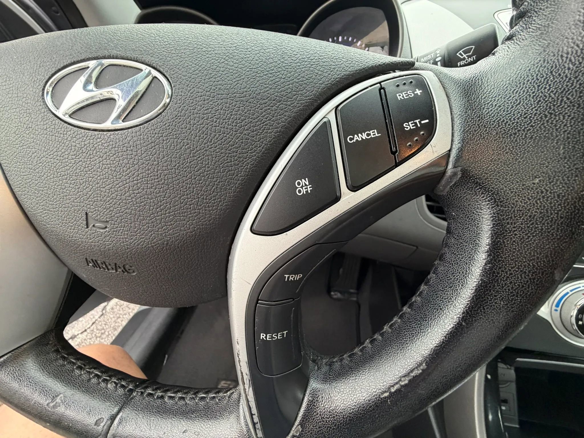 Used 2012 Hyundai Elantra Limited w/ Technology Pkg 5 FWD image 40