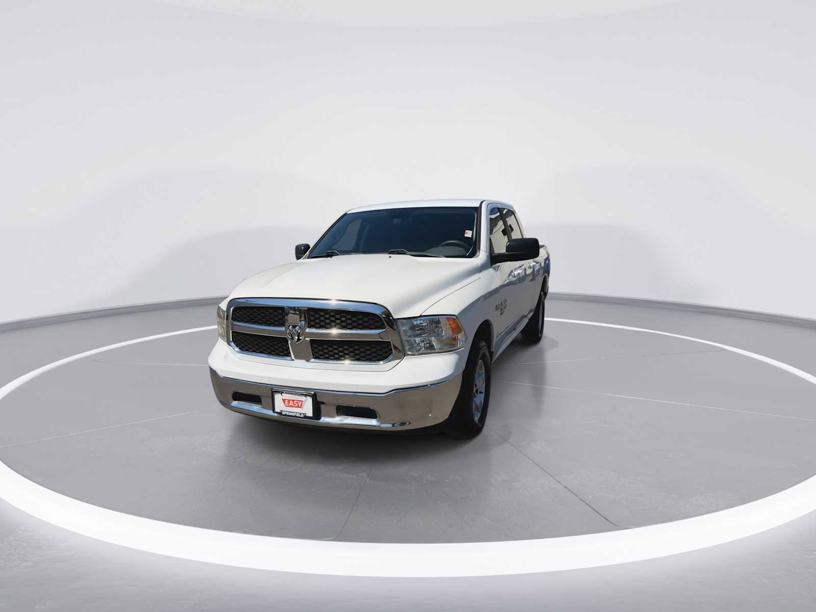 Used 2019 RAM 1500 Classic SLT AWD/4WD image 3