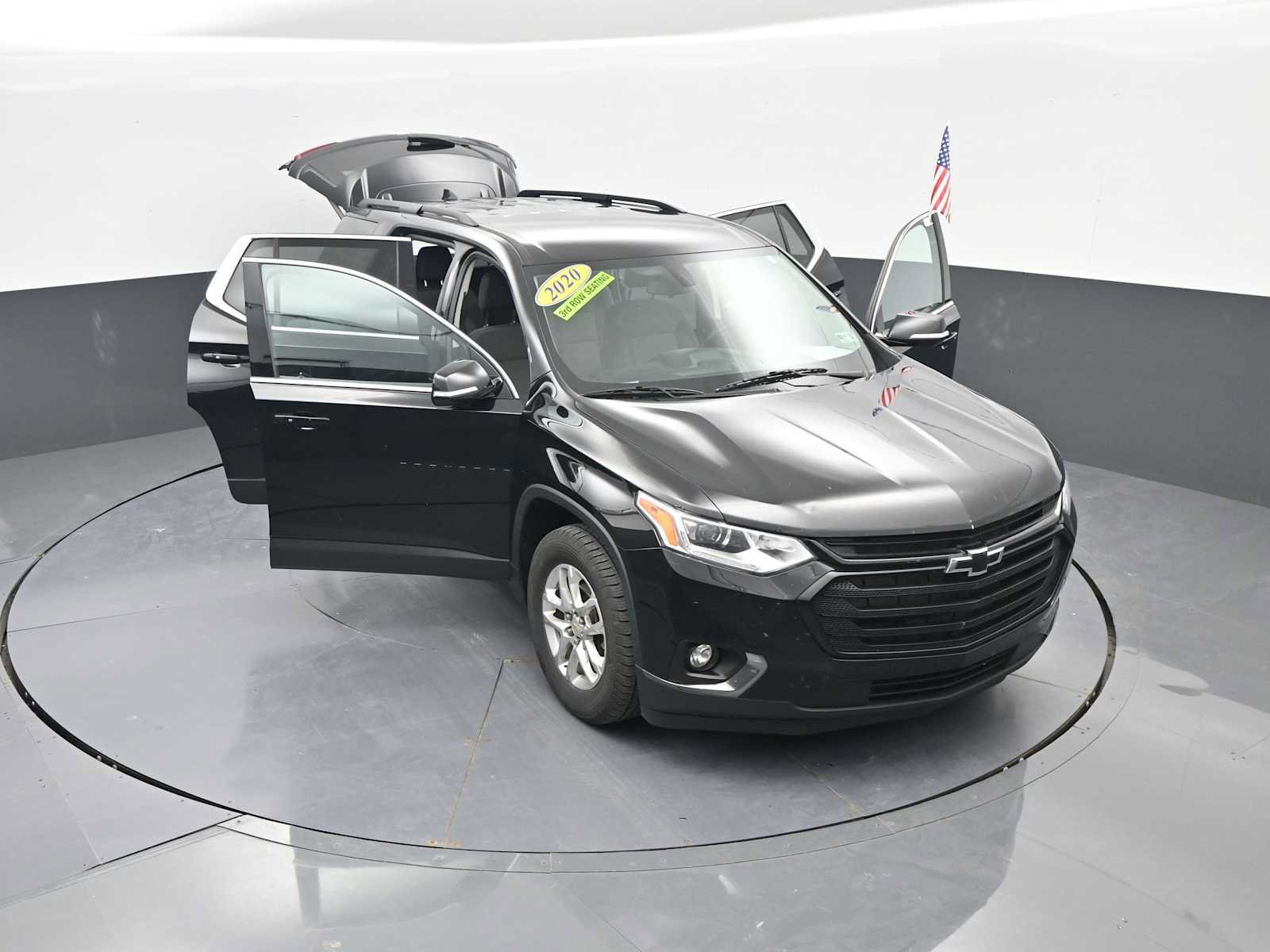 Used 2020 Chevrolet Traverse LT w/ LPO, Blackout Package AWD/4WD image 44