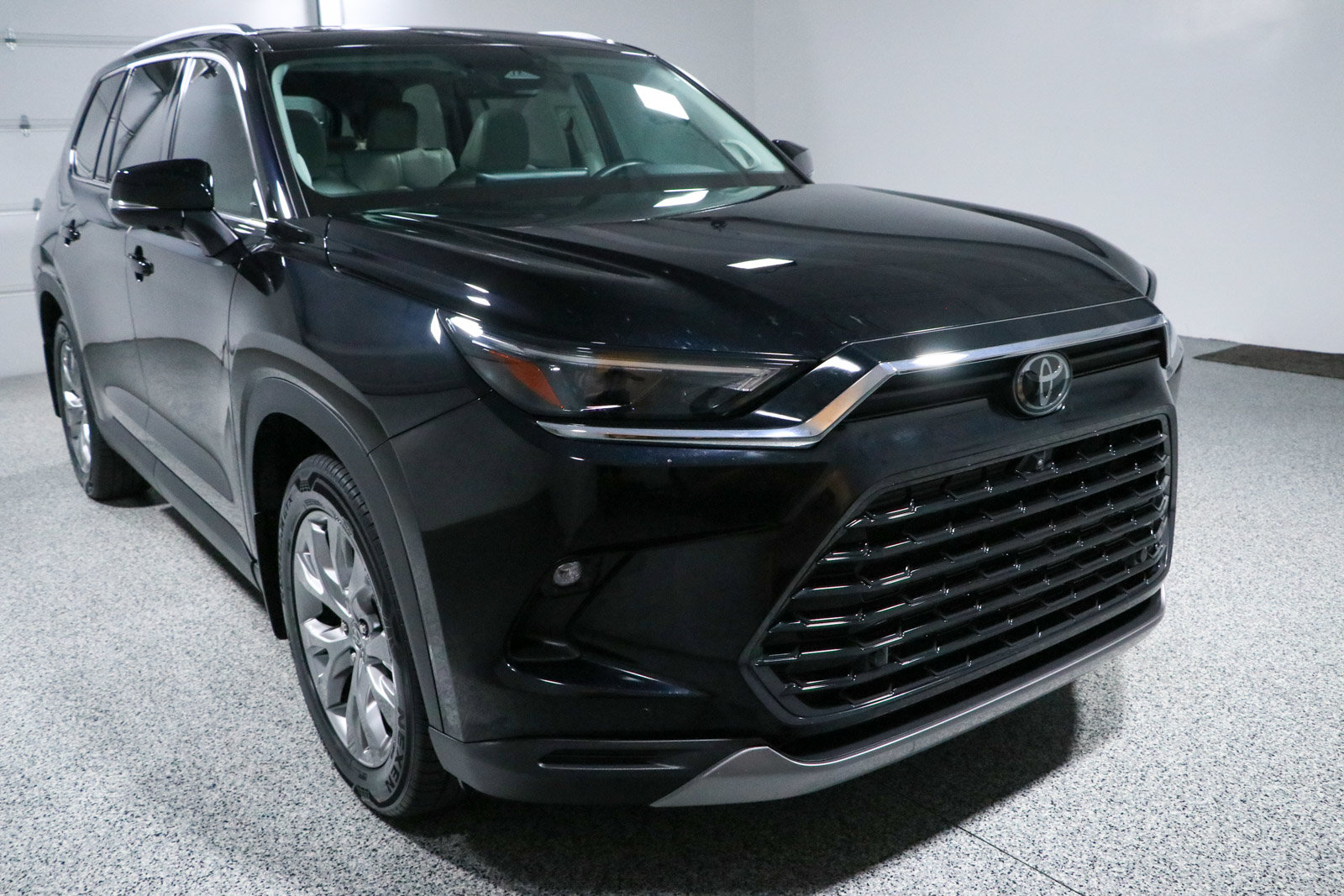 Used 2025 Toyota Grand Highlander AWD Hybrid image 5