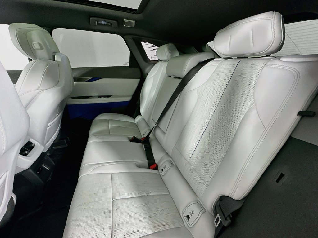 New 2027 Cadillac Optiq Premium Sport w/ LPO, Floor Liner Package AWD/4WD image 31