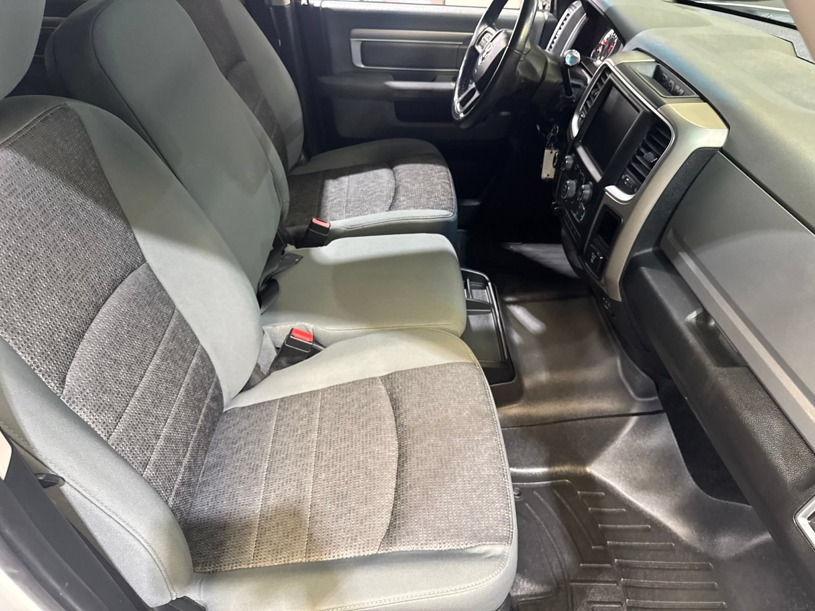 Used 2014 RAM 2500 SLT w/ Luxury Group AWD/4WD image 43