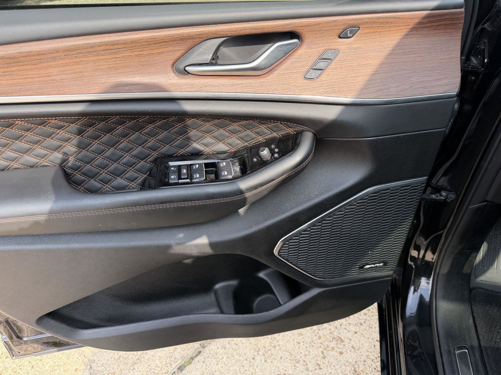 Used 2024 Jeep Grand Cherokee L Summit image 11