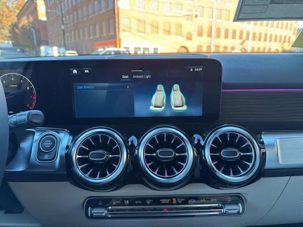 Certified 2026 Mercedes-Benz GLB 250 4MATIC image 32