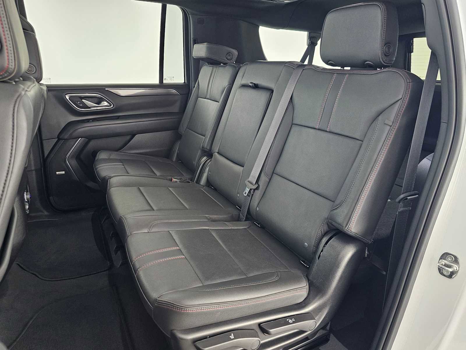 Used 2024 Chevrolet Suburban RST w/ Luxury Package image 19