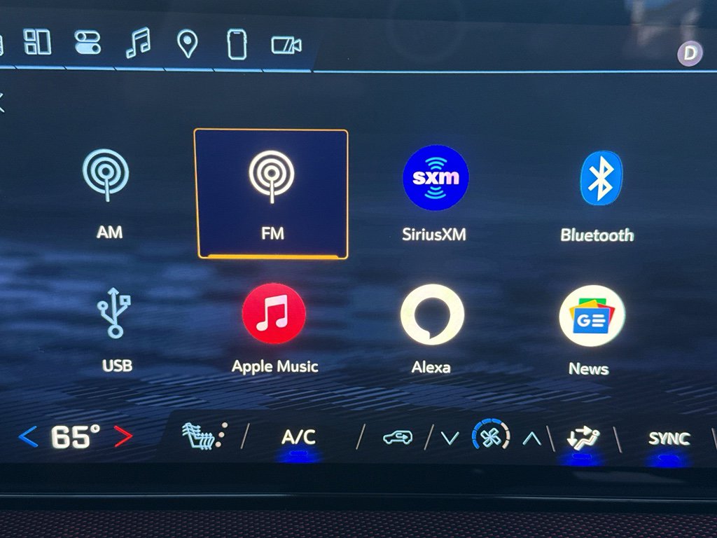 Used 2025 Chevrolet Traverse Z71 w/ Driver Confidence Package image 30