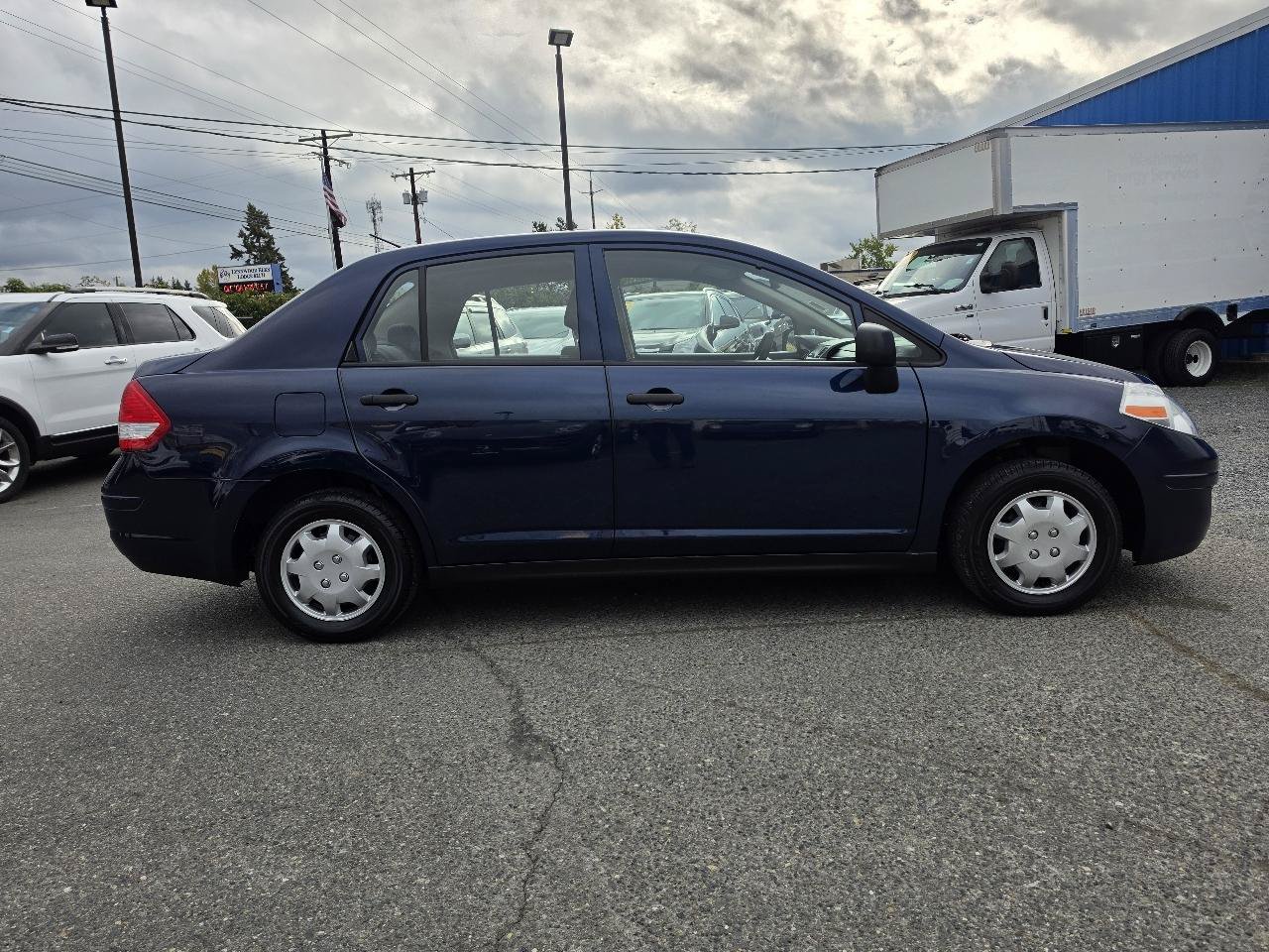 Used 2011 Nissan Versa Sedan FWD image 5