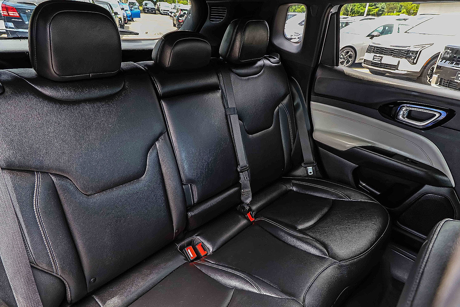 Used 2025 Jeep Compass Limited AWD/4WD image 23