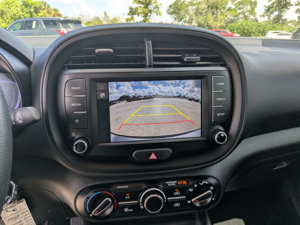 Certified 2025 Kia Soul LX w/ LX Technology Package FWD image 23