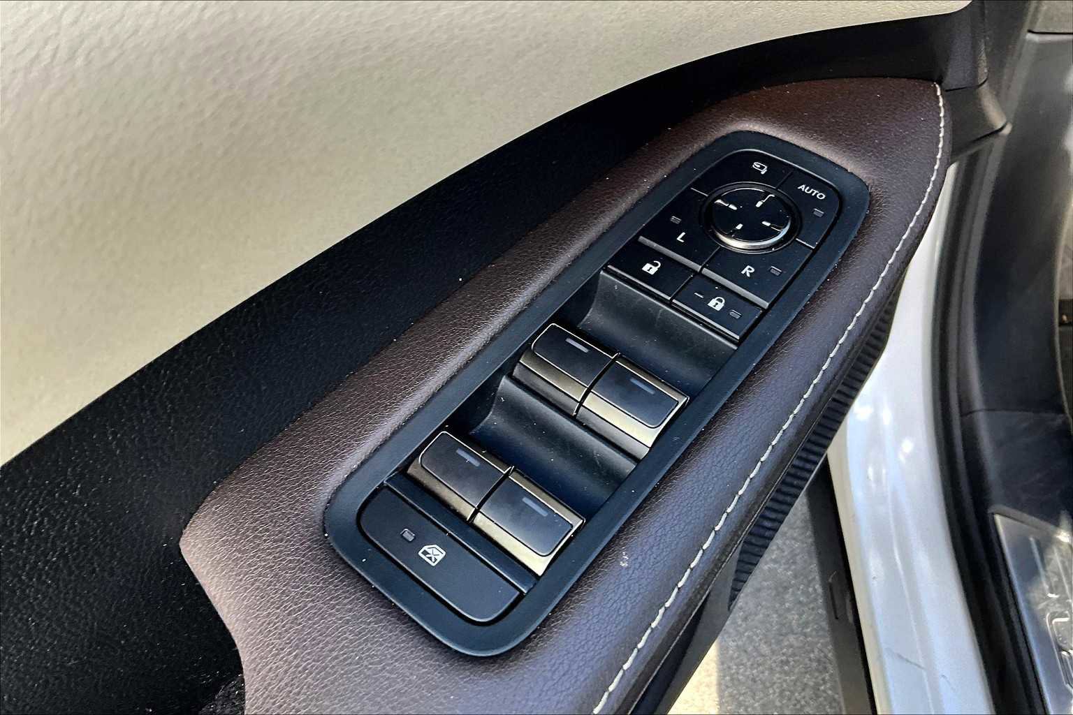 Used 2024 Lexus RX 350h w/ Convenience Package image 36