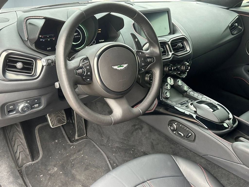 Used 2022 Aston Martin V8 Vantage Roadster image 4
