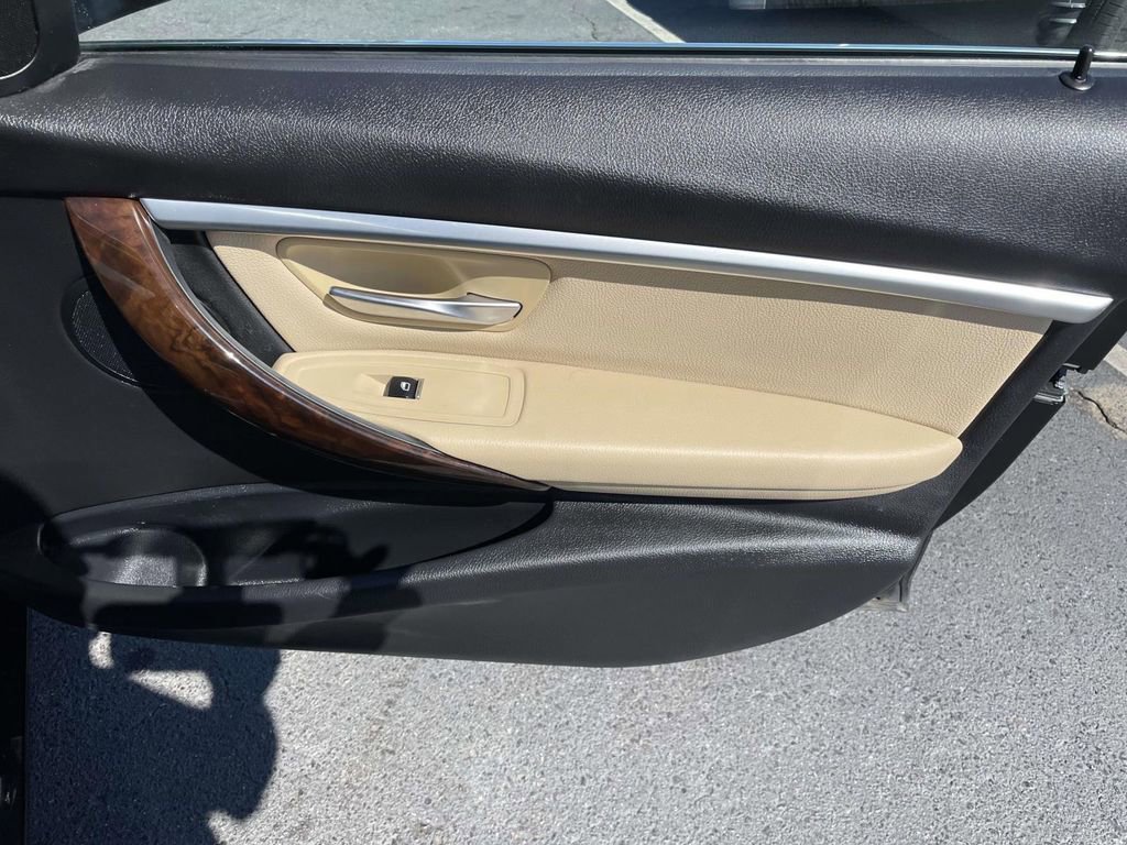 Used 2018 BMW 330i xDrive Sedan w/ Convenience Package image 46