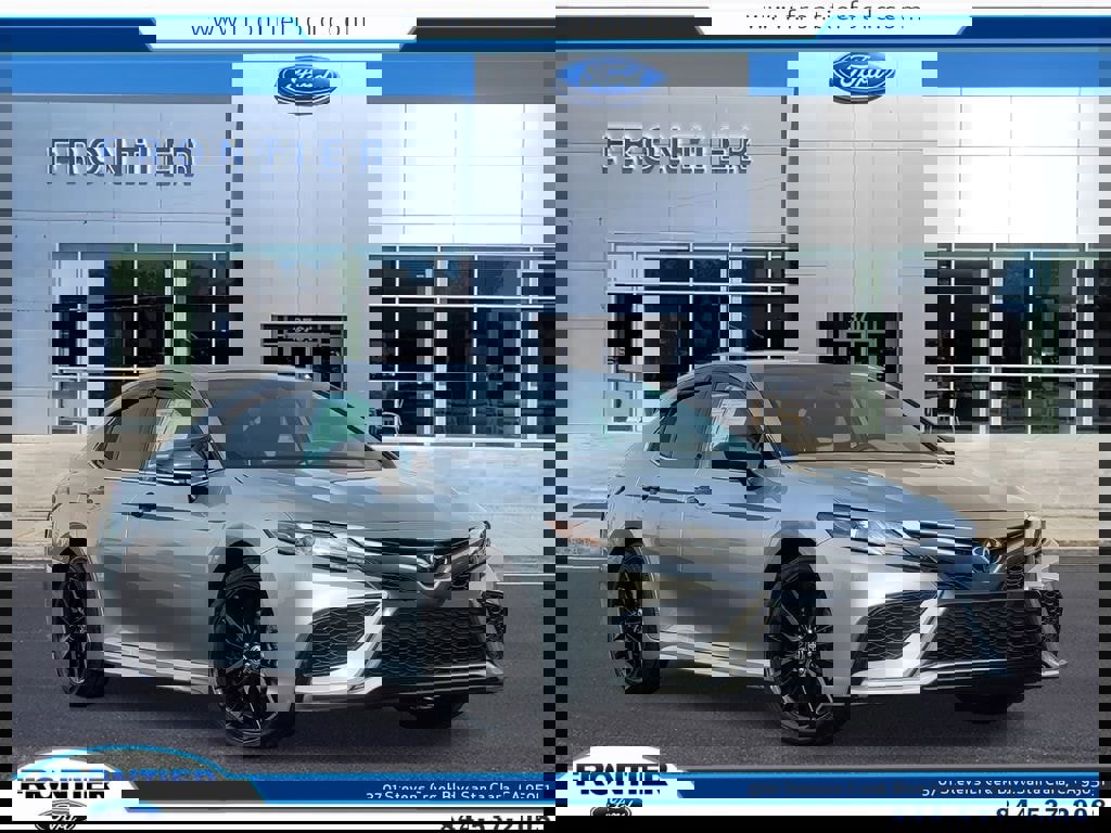 Used 2023 Toyota Camry XSE FWD image 1