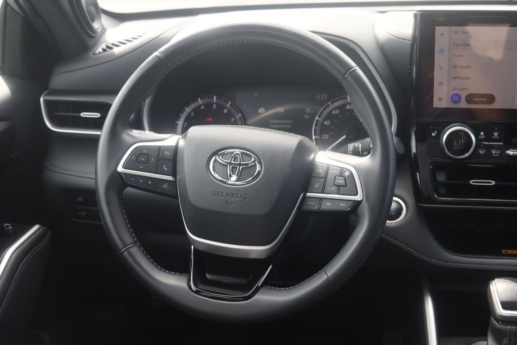 Used 2024 Toyota Highlander XSE AWD/4WD image 25