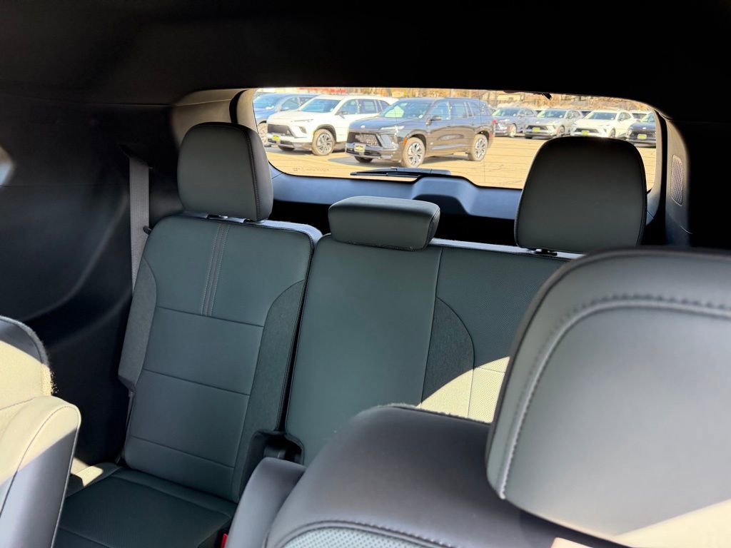 Certified 2024 GMC Acadia AT4 w/ Luxury Package image 12