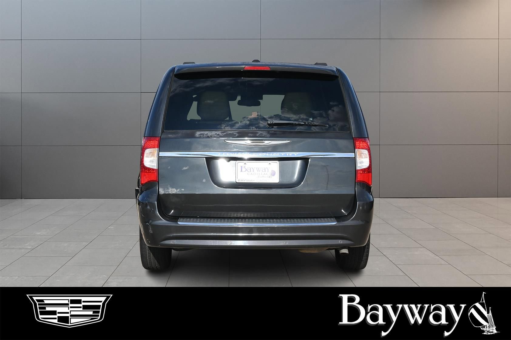 Used 2012 Chrysler Town & Country Touring-L w/ Entertainment Group #2 FWD image 6