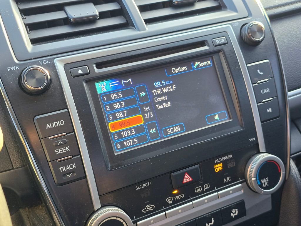 Used 2013 Toyota Camry SE image 29