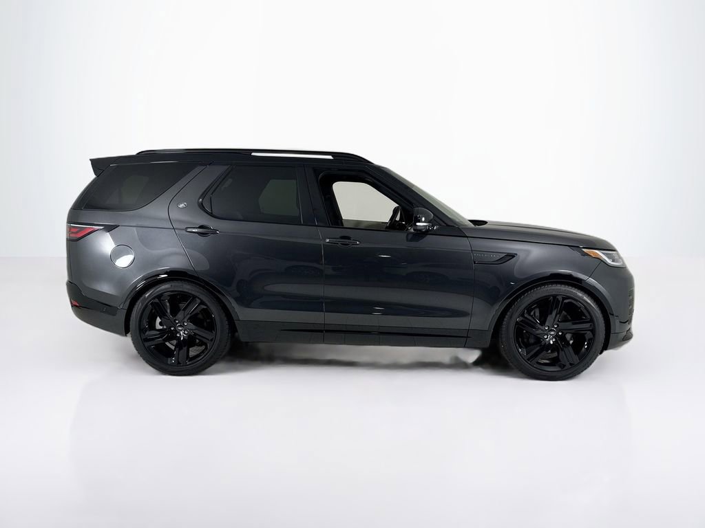 Used 2024 Land Rover Discovery Dynamic SE image 6