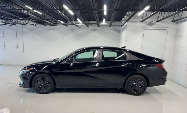 Used 2022 Hyundai Elantra SEL FWD image 2