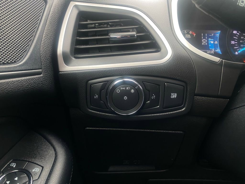 Used 2021 Ford Edge SE w/ Cargo Accessory Package image 13