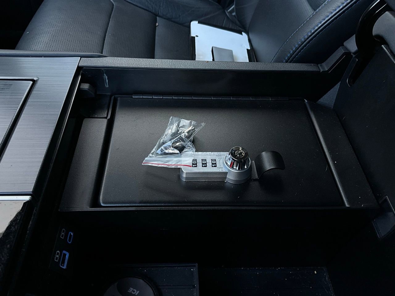 Used 2023 Toyota Tundra Platinum image 28